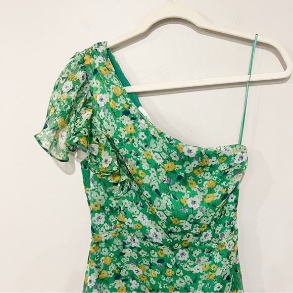 ASTR The Label Victoriana Dress in Bright Green Floral - Picture 5 of 10